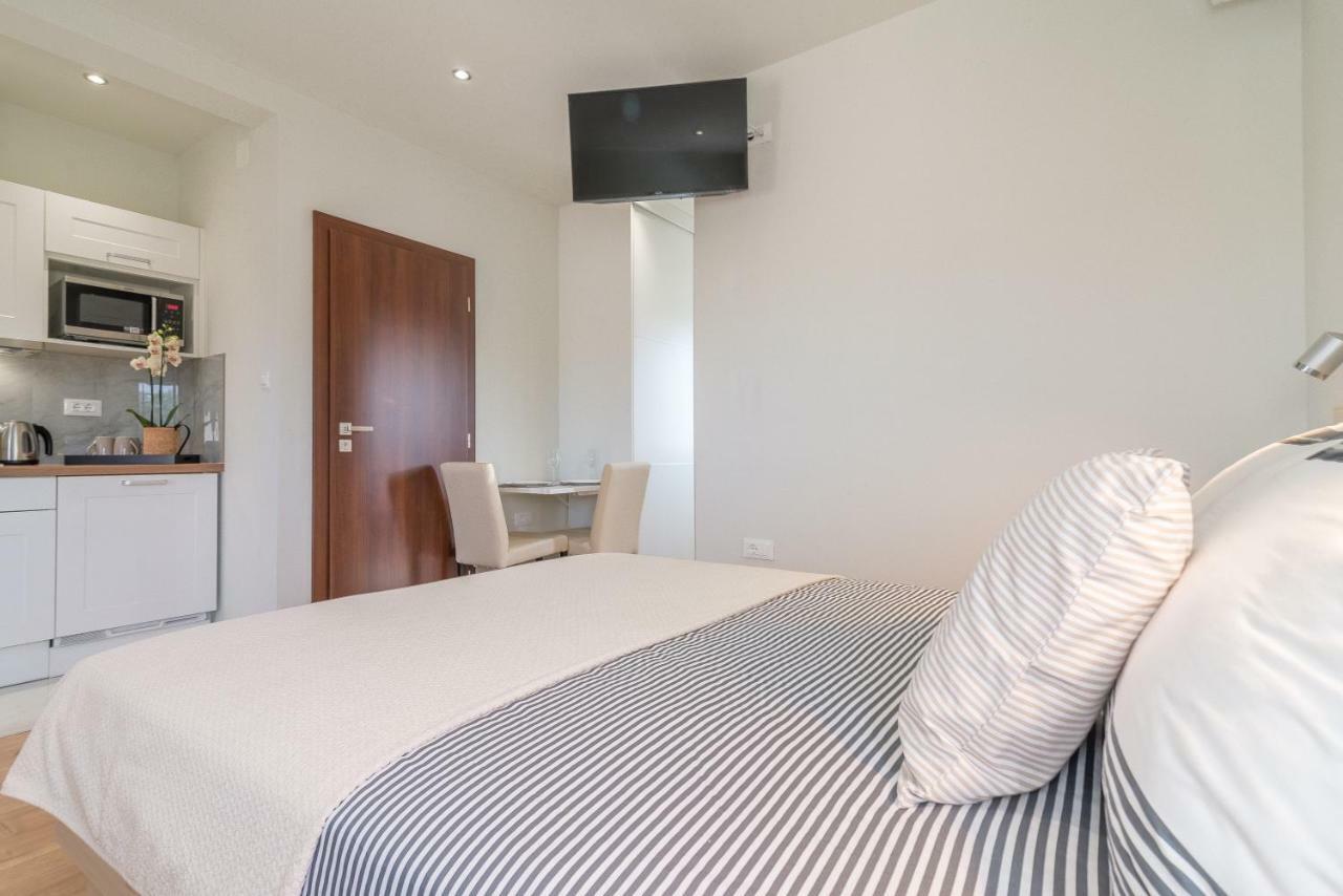 Studio Apartman Rosa Затон Екстериор снимка