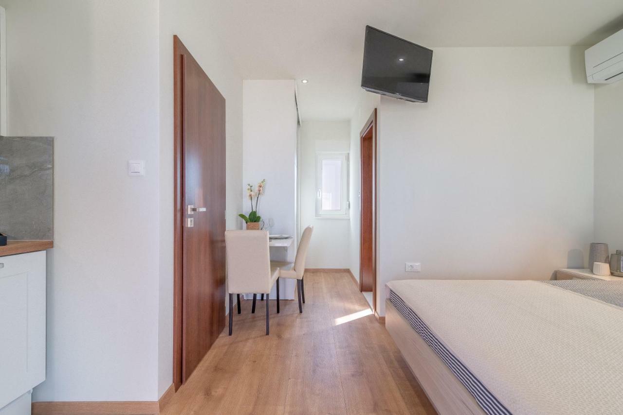 Studio Apartman Rosa Затон Екстериор снимка